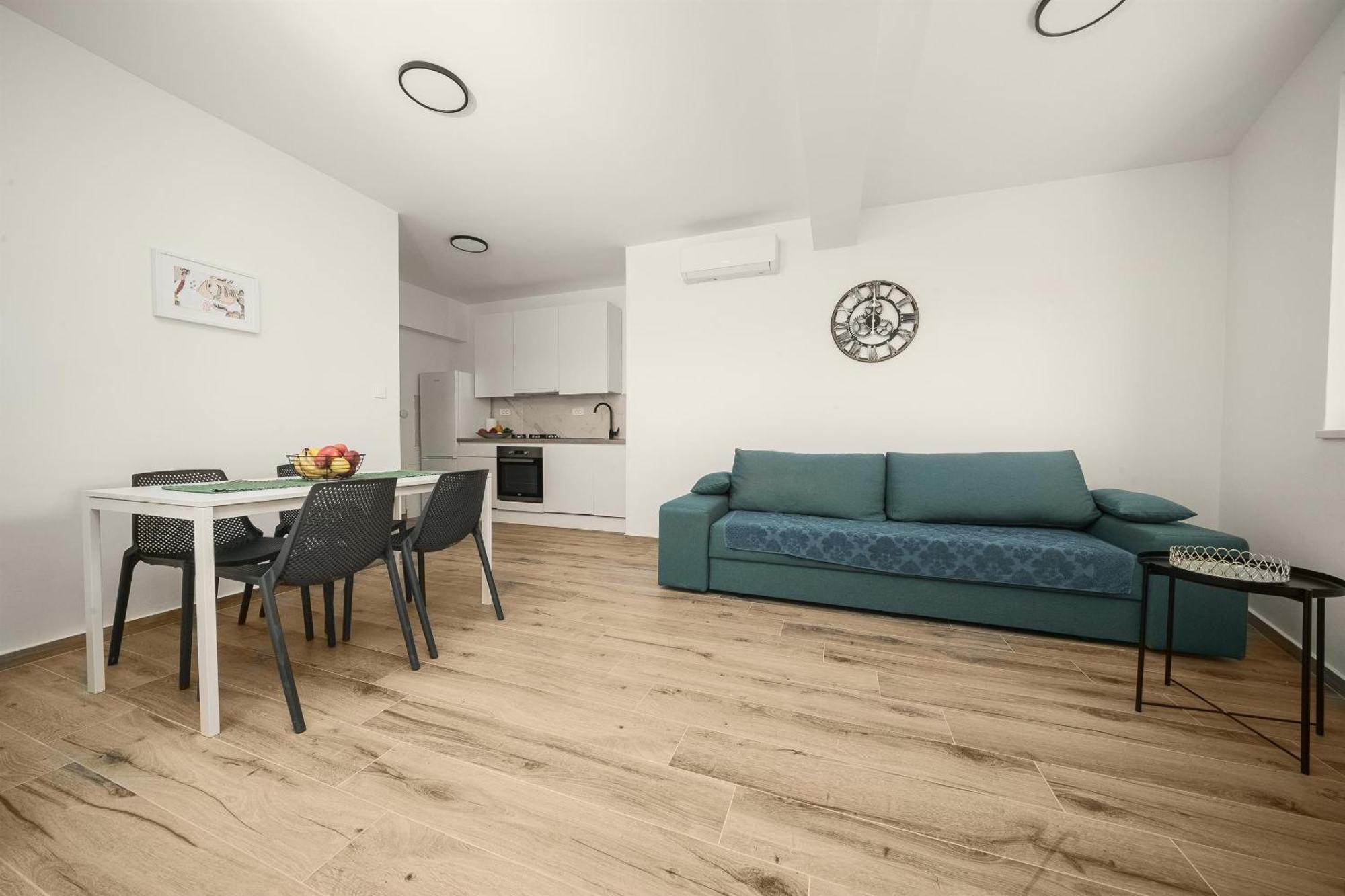 Apartments Picikato Bilice Esterno foto